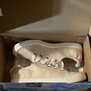 Roxy textured sneakers